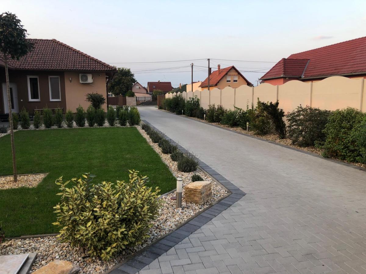 Rajczi Apartman โมแฮชส์ ภายนอก รูปภาพ